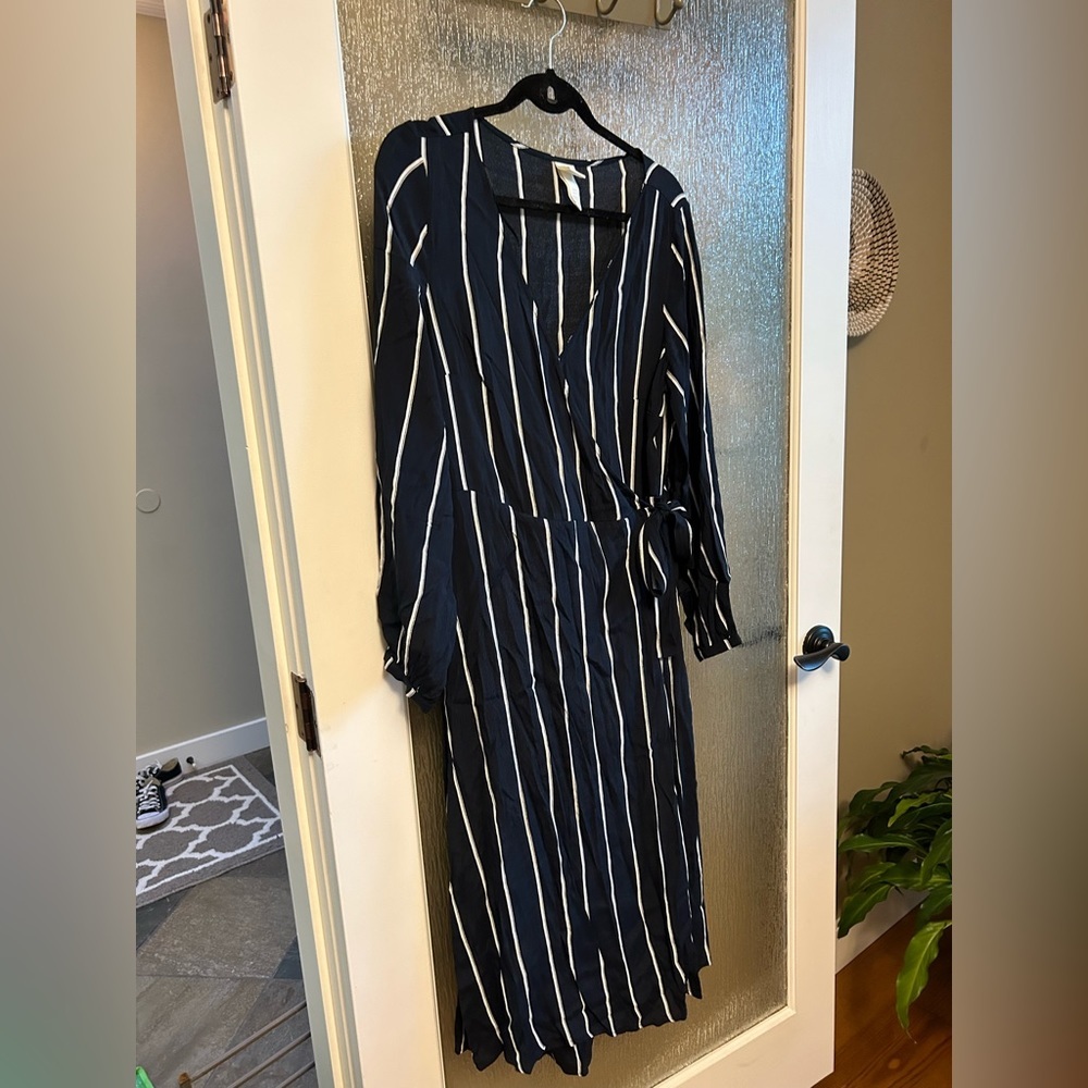 NWOT Striped H&M Longsleeve Midi Wrap Dress